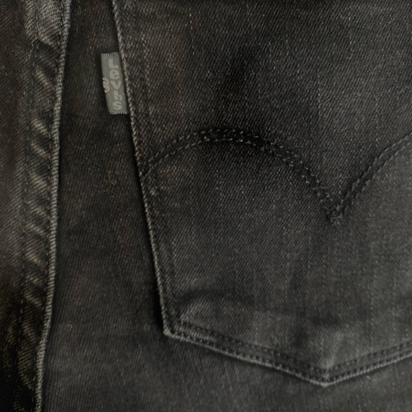 Like NEW - Levi's 311 Shaping Skinny Black Women's Jeans - Picture 6 of 6